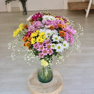 Ramo de flores preservadas estilo silvestre de tonos coloridos
